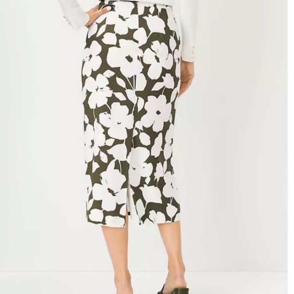 Ann Taylor Floral Green and White Midi Pencil Skirt - Picture 5 of 10